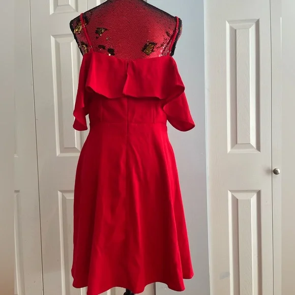 Dress - Picture 3 of 4